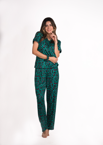 B16- Pantalón y Blusa de Manga Corta
